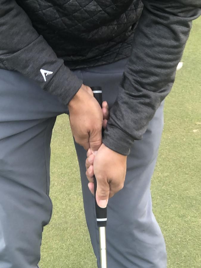 Cross-handed Putting Golf Grip