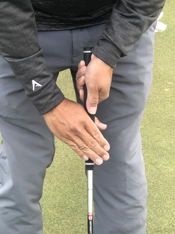 Sideways Claw Golf Putting Grip